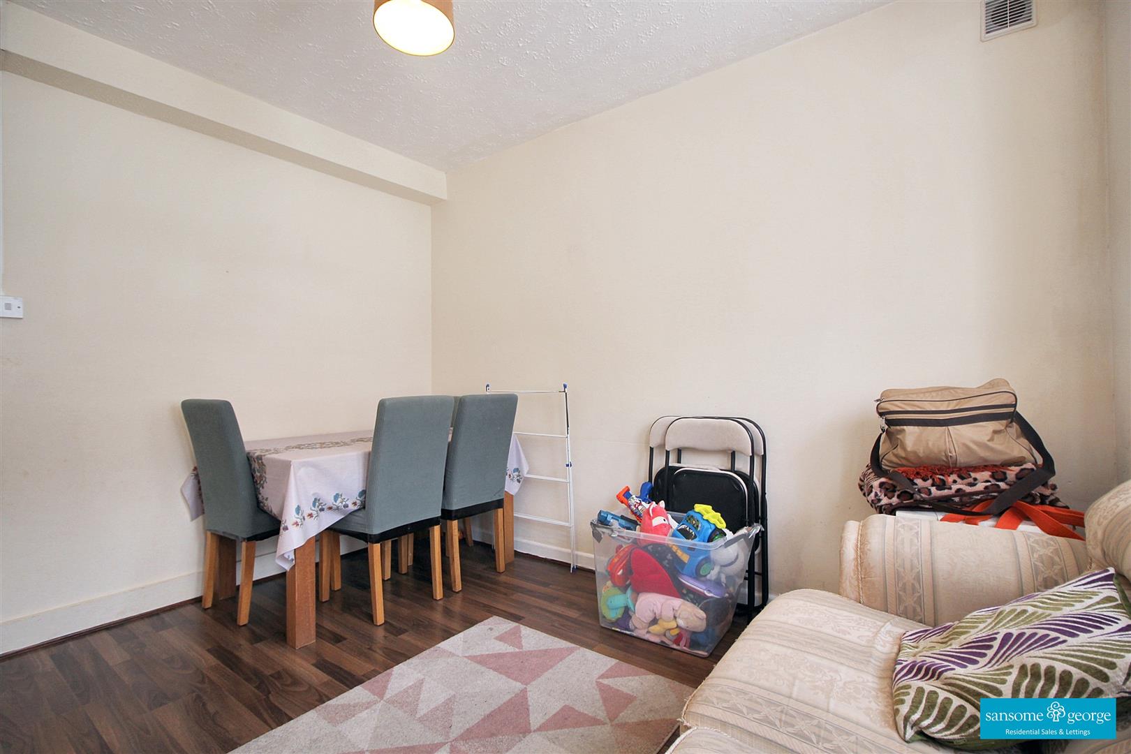 3 bed property in Beresford Road, Reading